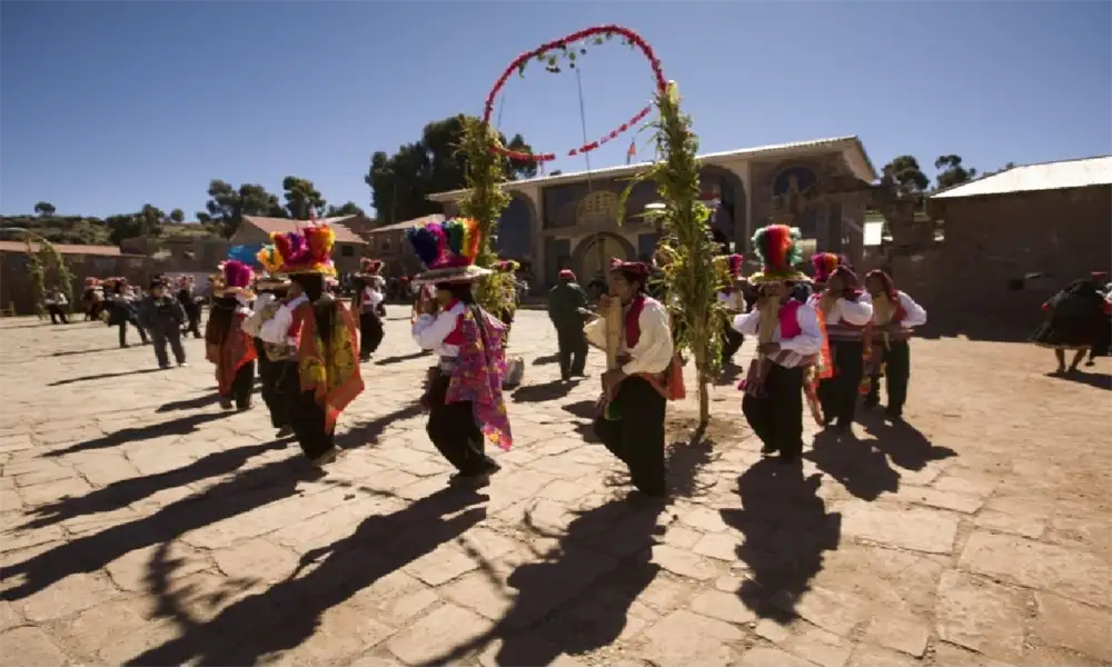 Tour Isla de los Uros, Amantaní y Taquile