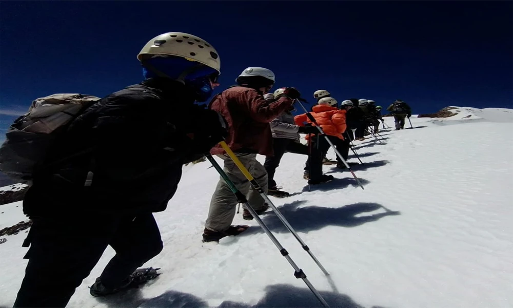 Tour al Volcán Chachani 2D/1N: Aventura de Alta Montaña