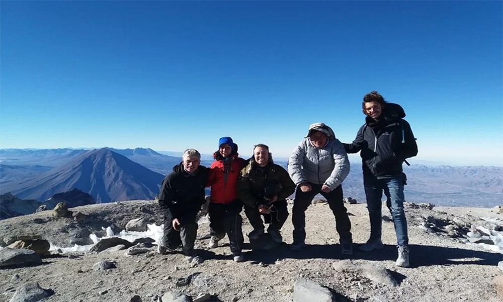 Tour al Volcán Chachani 2D/1N: Aventura de Alta Montaña
