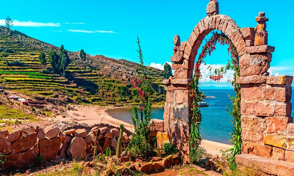 Tour Isla de los Uros, Amantaní y Taquile