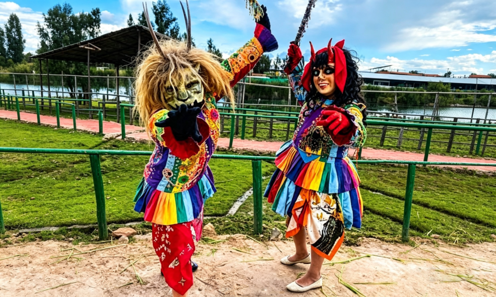 Tour Panorámico Cusco Escénico en Bus 180° con Pisco Sour y Danzas Típicas