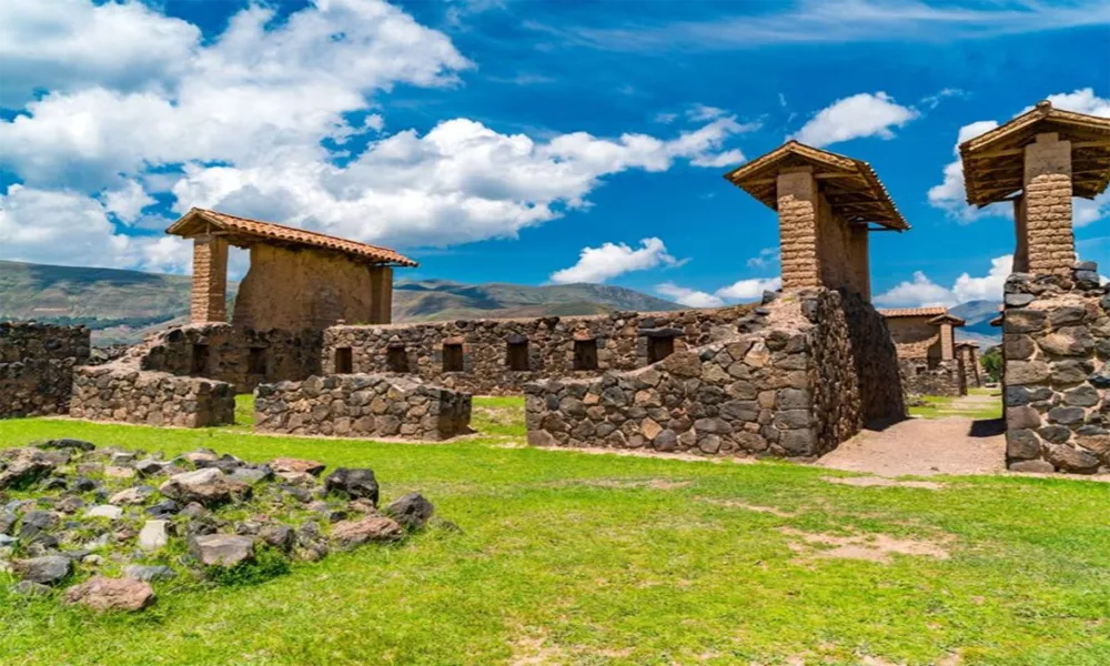Tour Ruta del Sol | De Cusco a Puno visitando Raqchi – Templo de Wiracocha