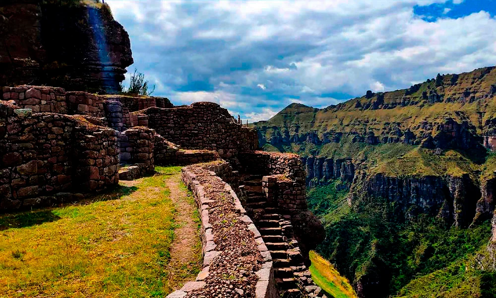 Trekking Waqrapukara: Caminata hacia la Fortaleza Sagrada