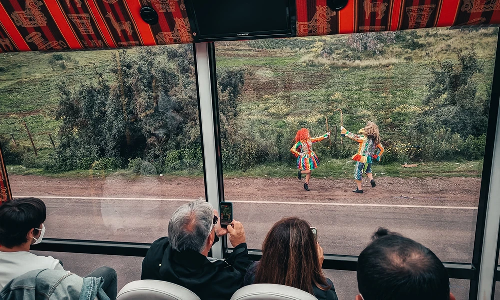 Cusco Scenic Panoramic Bus Tour 180° with Pisco Sour and Traditional Dances