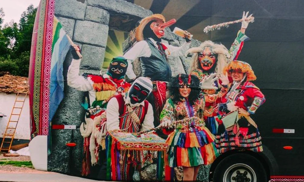 Cusco Scenic Panoramic Bus Tour 180° with Pisco Sour and Traditional Dances