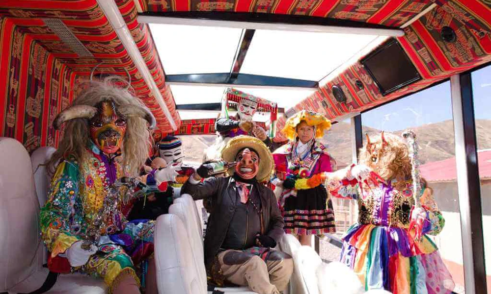 Cusco Scenic Panoramic Bus Tour 180° with Pisco Sour and Traditional Dances