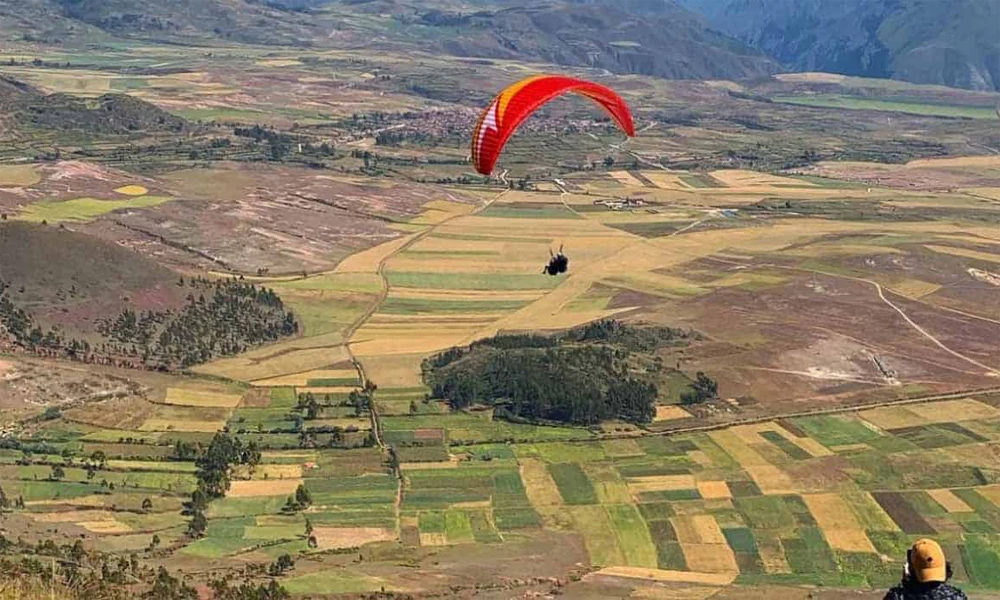 Parapente por el Valle Sagrado de los Incas | Vuela sobre los Andes desde Chinchero