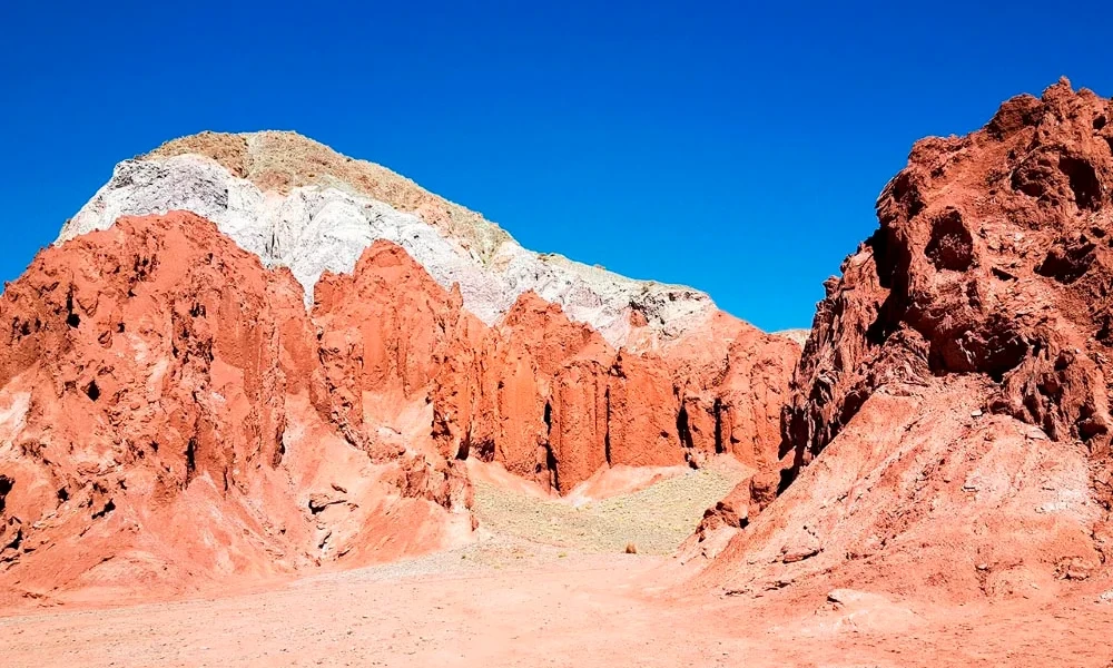 Vive la Experiencia en el Valle del Arcoiris