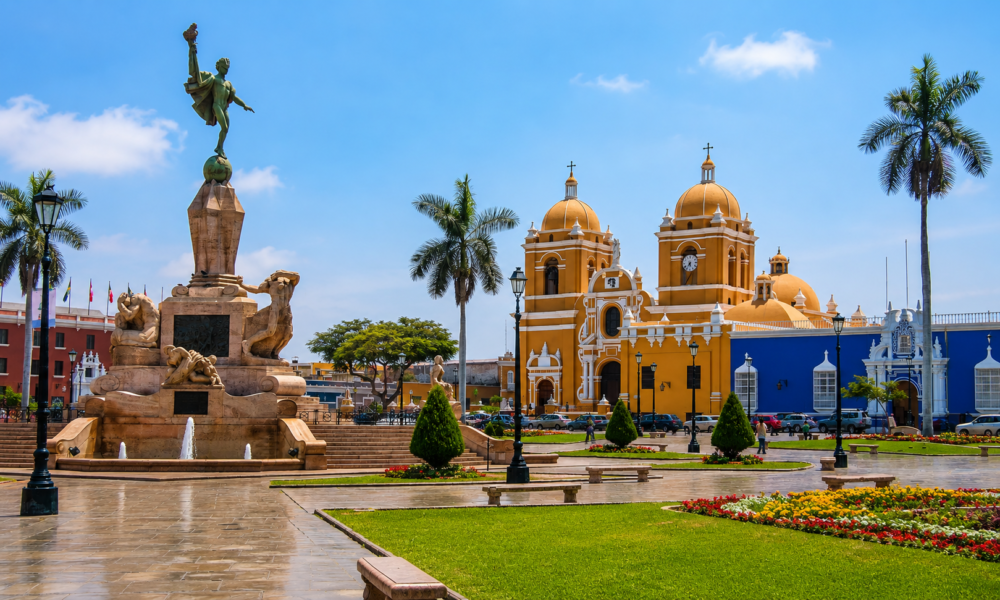 Panoramic Bus City Tour | Giant Mosaic Mural | Trujillo