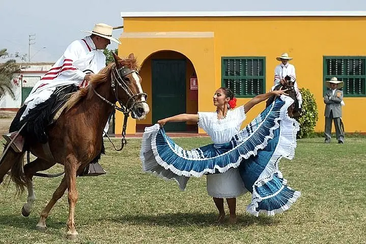 Show De Marinera & Caballos De Paso, Pasión Cultural