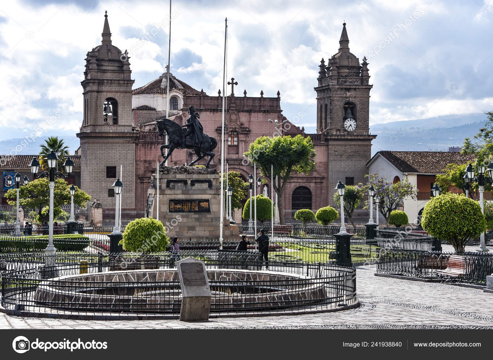 City Tour Ayacucho | Historia, Cultura & Vistas Impresionantes